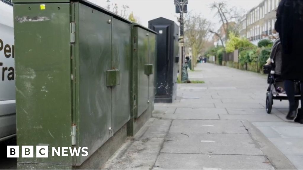 BT Group to turn old street cabinets into electric vehicle charging points