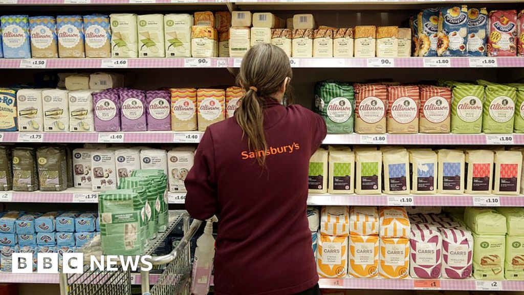 Sainsbury’s increases pay as supermarkets battle for staff